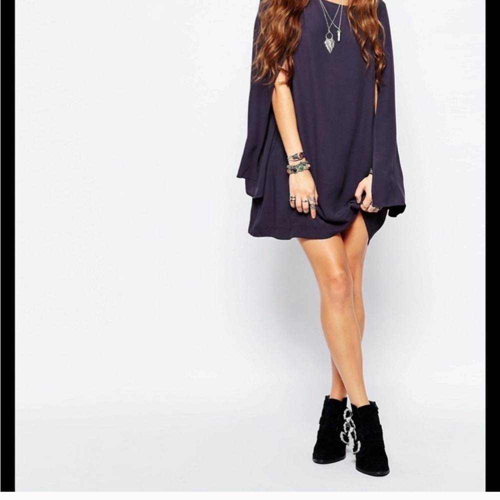 Free People some like it hot Navy Blue slit sleeve Cape Dress - Picture 3 of 6